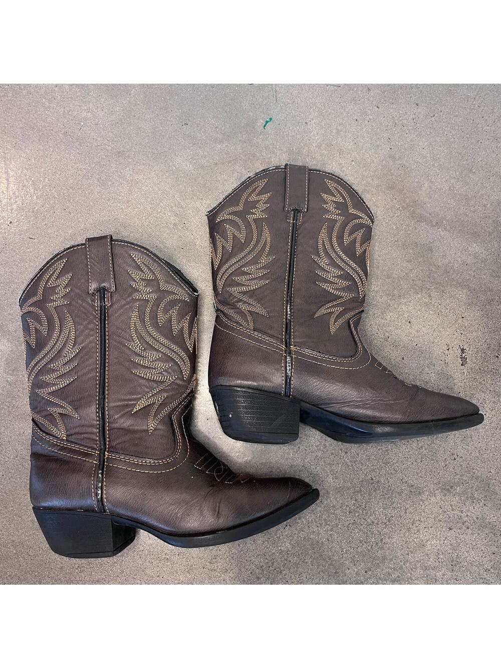 Austin Trading Co Western Brown Cowboy boots Girls size 2 rodeo outdoor shoes